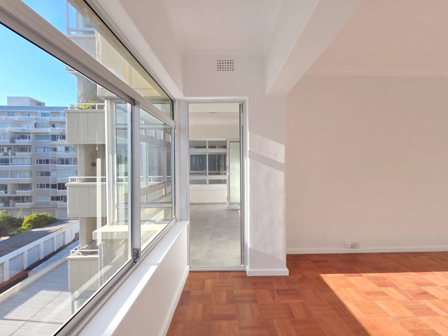 2 Bedroom Property for Sale in Sea Point Western Cape